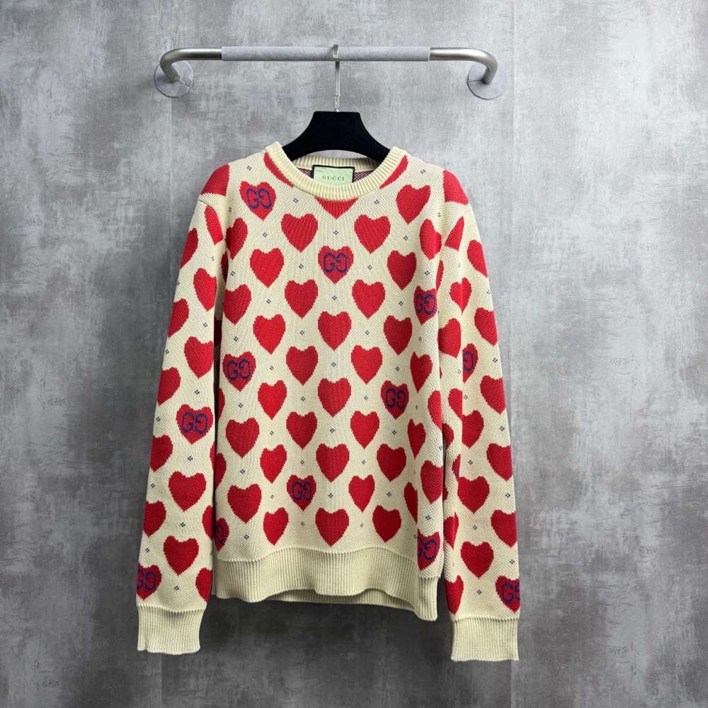 Authentic Gucci Knitwear in Cream with Red Heart Design